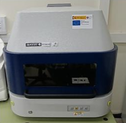 Espectrómetro de fluorescencia de rayos X. MAXXI 6 (Hitachi)