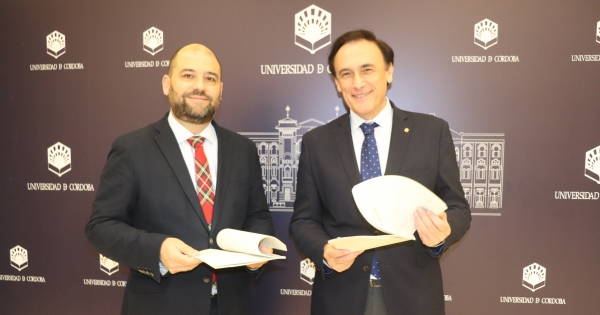 José Carlos Gómez Villamandos y Enrique Quesada en la presentación del V Plan Anual de Divulgación