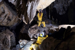 Investigadores de la UCO toman imágenes para recrear en 3D los lugares no visitables de la cueva. 
