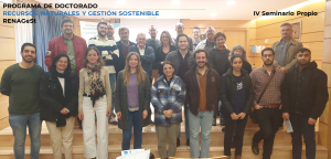 Imagen de los asistentes del IV Seminario Propio del Programa de Doctorado Recursos Naturales y Gestión Sostenible.