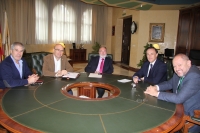 La UCO, el Ayuntamiento de Belmez y la Junta de Andalucía estudian acciones conjuntas en el municipio cordobés 