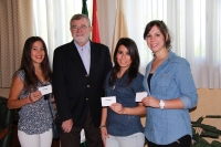Tres alumnas de Ciencias de la Educación, ganadoras del concurso fotográfico para incentivar la participación en las elecciones de la UCO