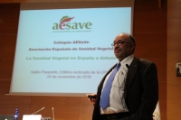 El catedrático emérito Jiménez Díaz analiza los retos de la sanidad vegetal en España en un encuentro de especialistas