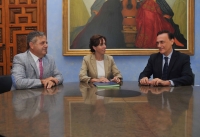 Ceballos y Gómez Villamandos analizan las líneas de colaboración entre Diputación y Universidad 