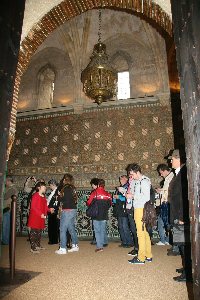 Numerosos visitantes pasaron por la Capilla de San Bartolomé el primer día de su apertura al público