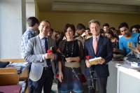 Alfonso Zamorano, Mª Carmen Liñán y Rafael Jordano en la Fiesta Universitaria del Libro
