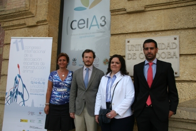 En la foto, los profesores de la Universidad de Córdoba Carlos Pérez Marín y Estrella Agüera y los investigadores Guillermo Vizuete y Laura Molina. 