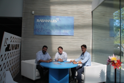 Marcio Machado, de Ulbratech, Juan Ramn Cuadros, de Rabanales 21, y Agustn Prieto, de la empresa Mitlan.