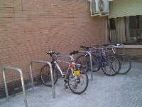 El Ayuntamiento instala aparcamientos para bicis en la Politécnica Superior y Rabanales