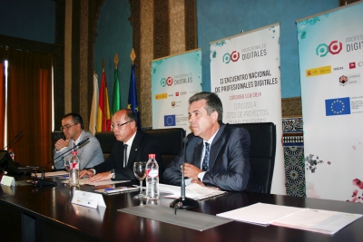 De izquierda a derecha, Antonio Saravia,  Antonio Cubero y Juan Camarillo en la inauguracin del encuentro