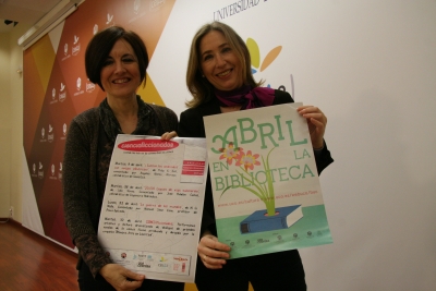 M Carmen Lin y Carmen Blanco en la presentacin de 'Abril en la Biblioteca'