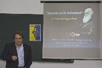 Eugenio Domínguez imparte una conferencia sobre Darwin