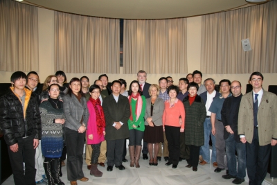 El rector y la vicerrectora, junto a la delegación china