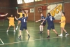 Un momento del partido de balonmano contra la Universidad de Almeria