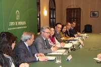 Un momento de la firma del convenio en la Delegación del Gobierno de la Junta de Andalucía.
