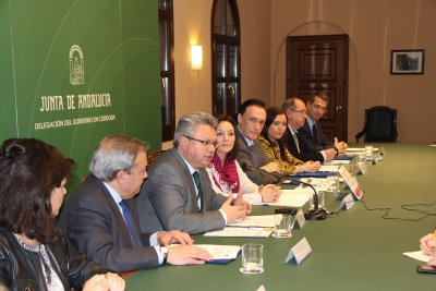 Un momento de la firma del convenio en la Delegación del Gobierno de la Junta de Andalucía.