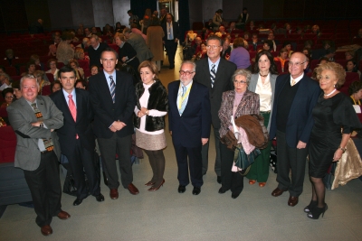 Autoridades asistentes a la inauguración de las jornadas organizadas por la Cátedra Intergeneracional