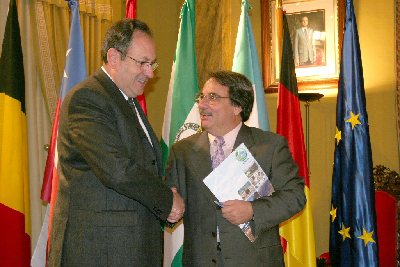 La Universidad de Concepcin ( Chile) concede el grado de doctor ' honoris causa' a Eugenio Domnguez
