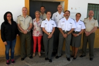 Librado Carrasco (el tercero por la derecha), con integrantes del Laboratorio de Investigación Aplicada del Ministerio de Defensa 