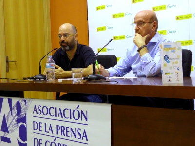 De izquierda a derecha, Luis Medina y Carlos Dávila en la presentación del seminario