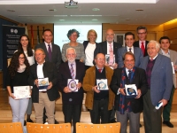 Premios extraordinarios y profesores jubilados, junto a las autoridades académicas en el acto de San Alberto Magno