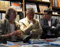 Presentado en Madrid el libro 'Manuel Sonseca. En blanco y negro'  de la colección 'El ojo que ves' del Premio Internacional de Fotografía Contemporánea Pilar Citoler