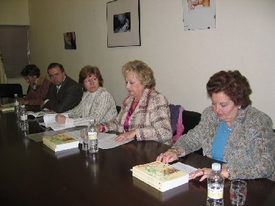 Presentado el libro 'Canciones de cuna de Crdoba y provincia', coordinado por la profesora Feliciana rgueda