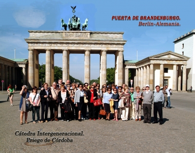 Alumnos de la Cátedra en la Puerta de Brandenburgo