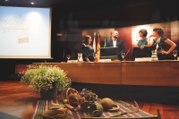 De izquierda a derecha, María García Bueno, Enrique Quesada Moraga, Amparo Pernichi López y Mª del Carmen Cuellar Padilla, conversando antes de la inauguración del congreso.