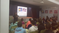 La Cátedra Leonor de Guzmán clausura el ciclo de conferencias en institutos de la provincia para prevenir la violencia de género en la adolescencia.