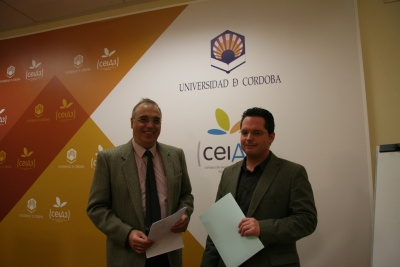 Diego Martínez (izq) y Juan de Dios Torralbo durante la presentación y