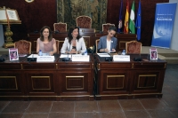 De izquierda a derecha, María Rosal, Mª Trinidad Moreno y Sandra Dominique Moreno