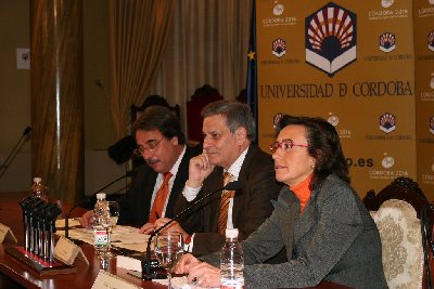 El rector y la alcaldesa presentan el libro de Alfonso S. Palomares 'Felipe Gonzlez, el hombre y el poltico'