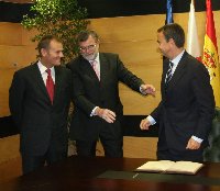 El presidente del Gobierno español y el primer ministro polaco, comparecen en el Rectorado