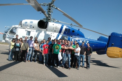 Alumnos de organización de empresas visitan la fabrica de Zumos Exprimidos del Grupo Leche Pascual y Faasa Aviación
