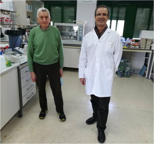 Researchers José Torrent and Vidal Barrón at the lab