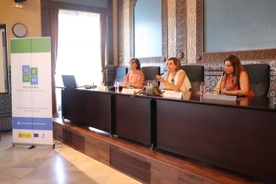 Mª del Mar García Cabrera, Rosario Mérida Serrano y Ainhoa Flecha Fernández en la inauguración de las jornadas