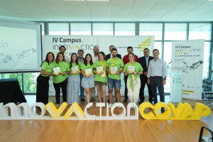 Autoridades y ganadores de la IV Edición del Campus Innovaction COVAP