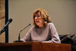 La profesora Julieta Mérida, durante la intervención en la que ha anunciado su decisión de presentar candidatura a las elecciones rectorales.