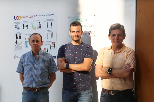 De izquierda a derecha, los investigadores Emilio Camacho, Rafael González y Juan Antonio Rodríguez 