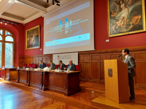 El rector de la Universitat de Barcelona, Joan Guàrdia, da la bienvenida a los participantes en el Encuentro Iberoamérica-UE