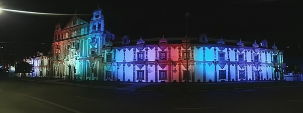Imagen de la fachada de la Diputación con la nueva iluminación escénica