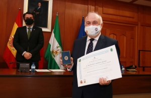 La Policía Local de Córdoba concede la Medalla al Mérito a Francisco Muñoz Usano