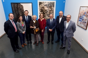 Autoridades asistentes a la exposición “Panorama. Imágenes de la Nueva Colección Pilar Citoler”