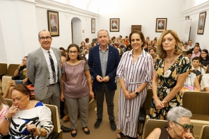 De izquierda a derecha, José Álvarez, Soledad Gómez Navarro, Ricardo Córdoba de la Llave, Blanca Torrent y Ana Verdú, en la inauguración del ciclo de conferencias. 