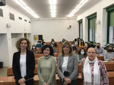De izquierda a derecha, Aránzazu Heras, Mª Paz Aguilar, Julieta Mérida y Mª Teresa Pineda, en la inauguración del curso.
