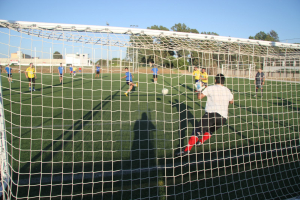 Partido fútbol 7 en la I.D.U. Monte Cronos del Campus de Rabanales