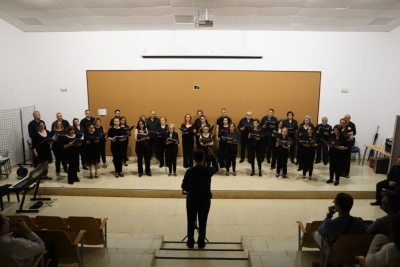 Actuación del Coro Averroes en la Foggara dentro del ciclo &quot;Skené. En femenino&quot;.