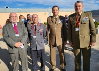 El presidente del Consejo Social con autoridades del Ejército de Tierra de España y Portugal.