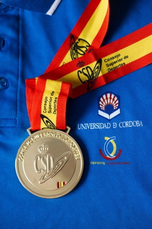 Imagen de una medalla de los CEU